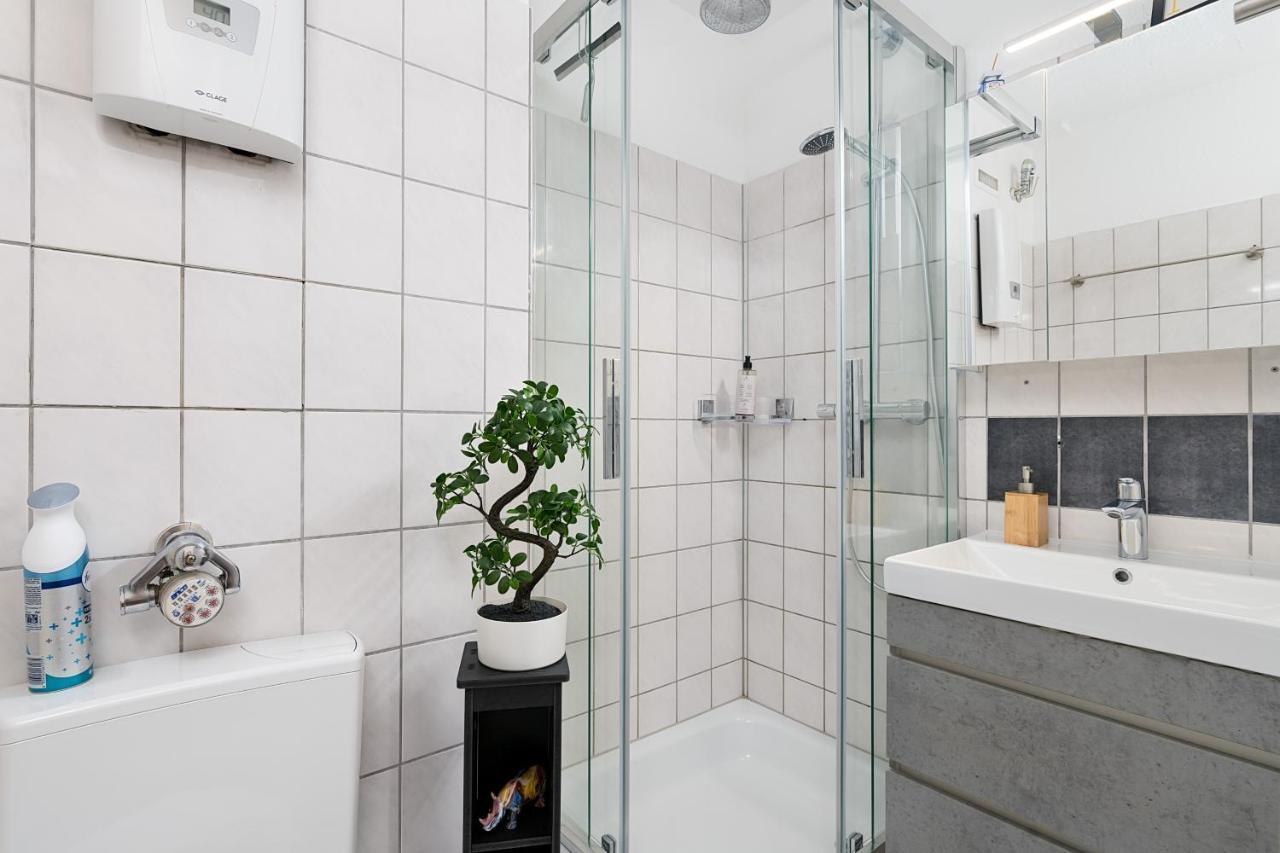 Federnest - Luxus-Studio - Kingsize Boxspringbett - Home-Office Mit Monitor Und Drucker - 11 Min Hbf Дуйсбург Экстерьер фото