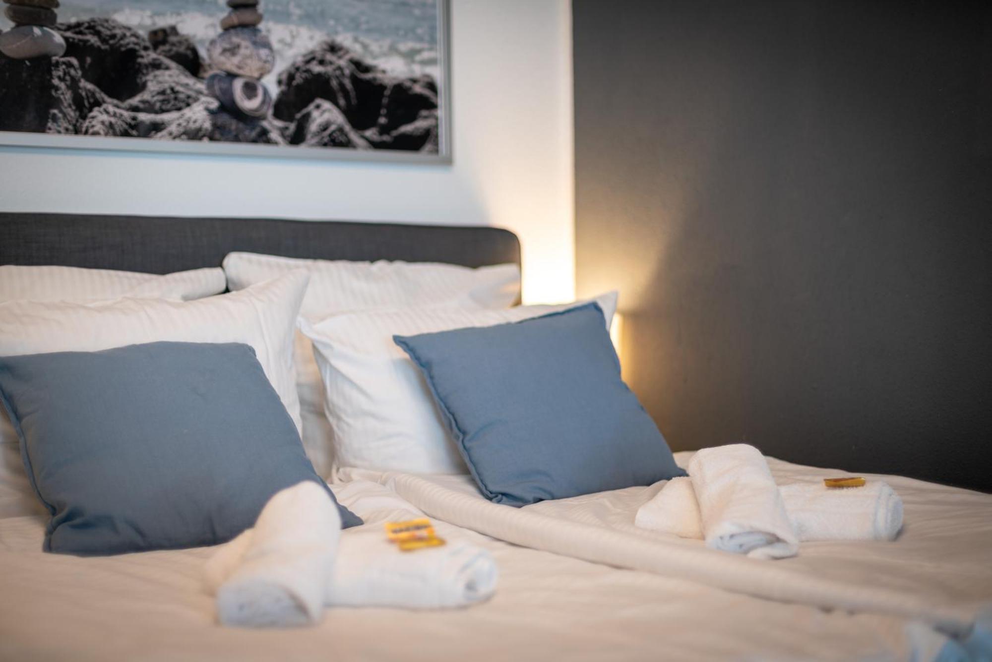 Federnest - Luxus-Studio - Kingsize Boxspringbett - Home-Office Mit Monitor Und Drucker - 11 Min Hbf Дуйсбург Экстерьер фото